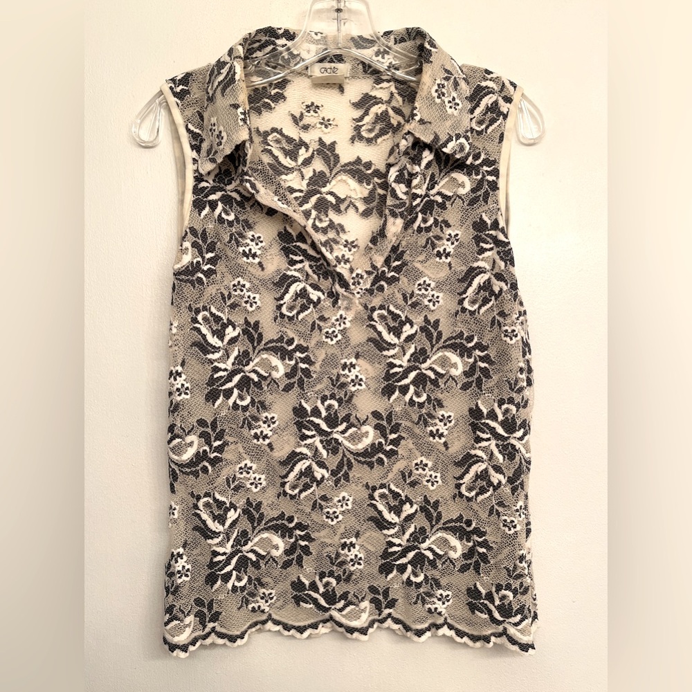 Cache Lace Peek A Boo Top Stretch size L